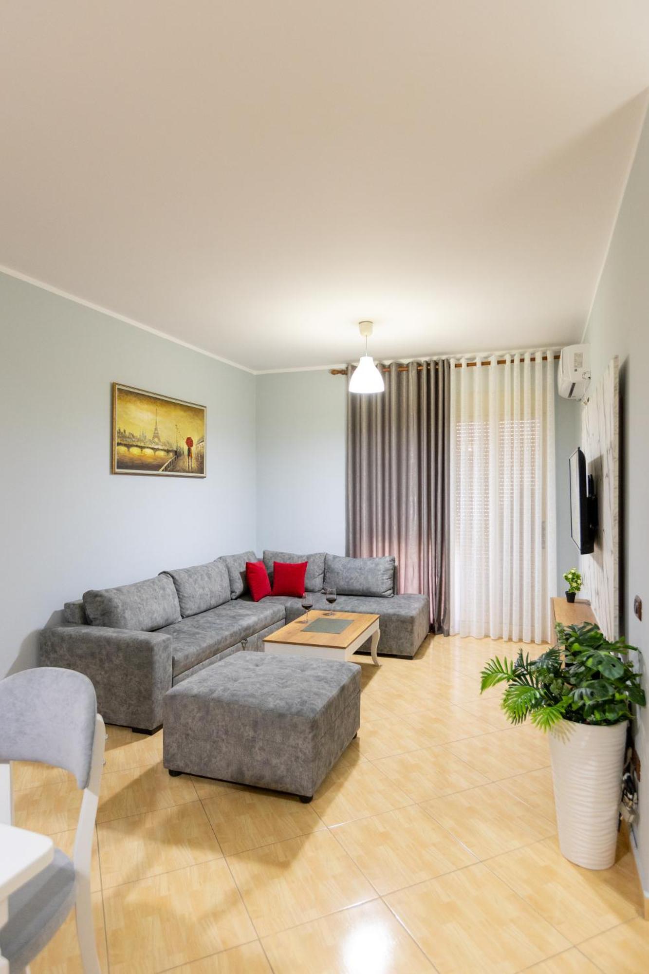 Da Vinci Apartment Vlorë Esterno foto