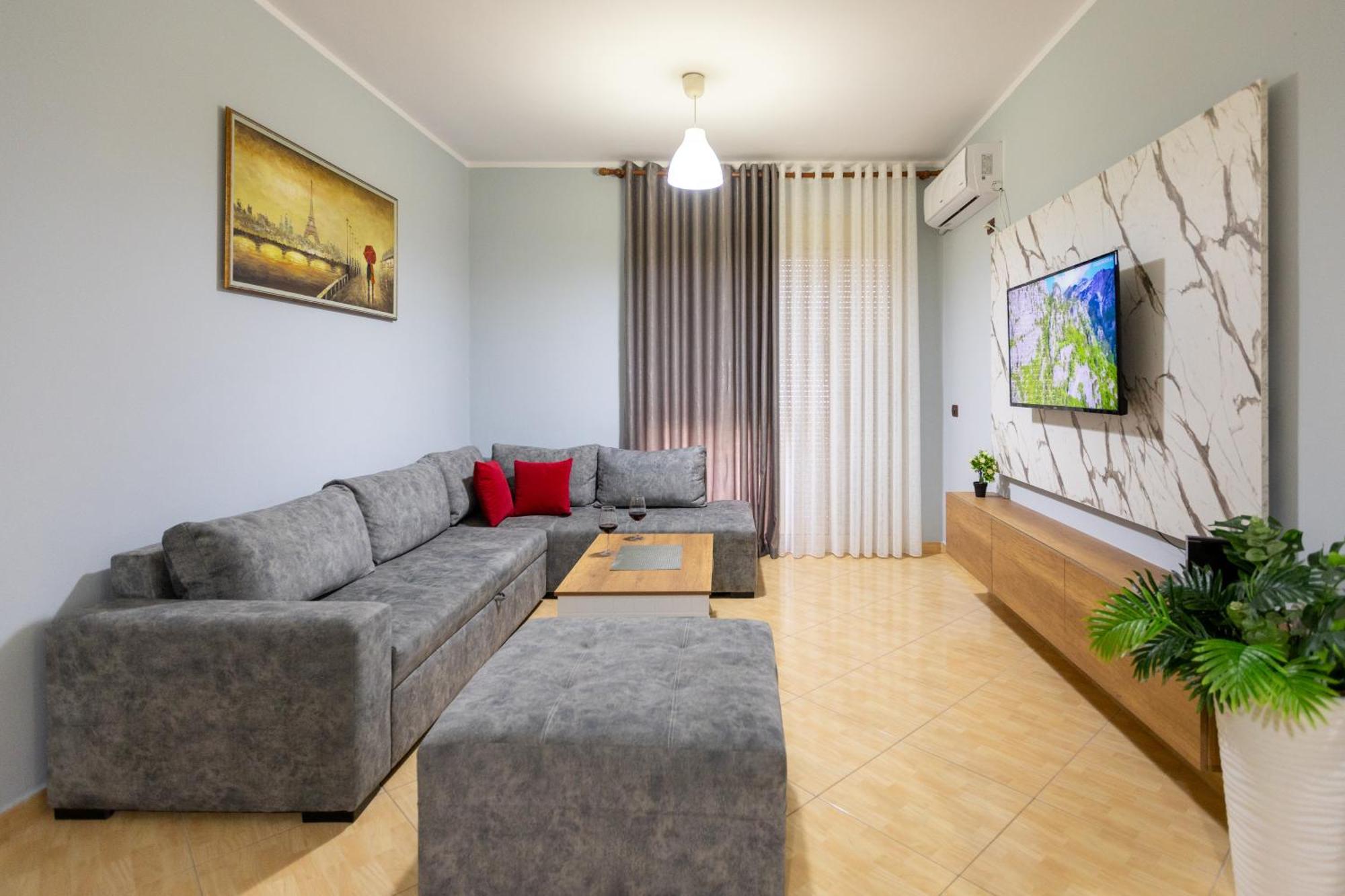 Da Vinci Apartment Vlorë Esterno foto