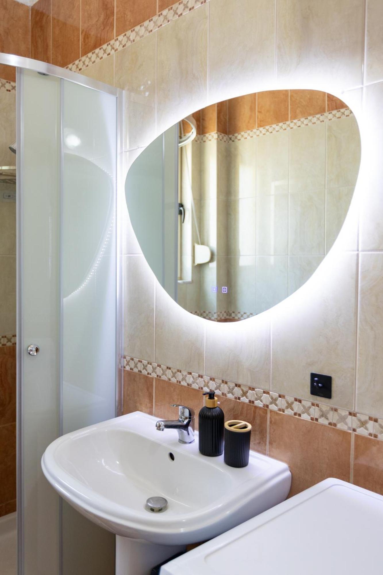 Da Vinci Apartment Vlorë Esterno foto