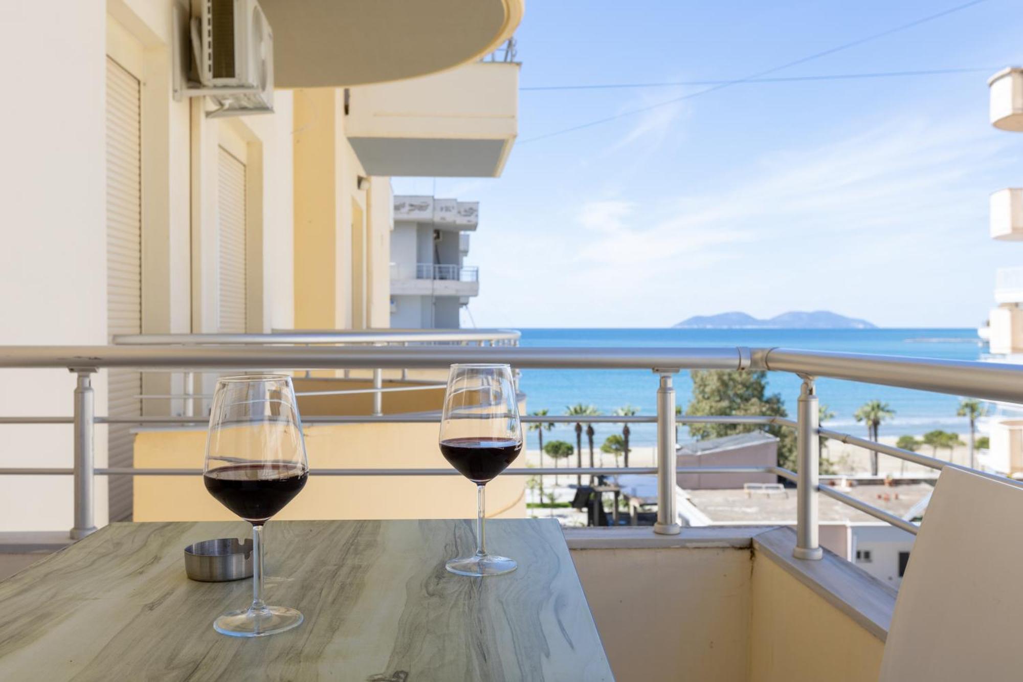 Da Vinci Apartment Vlorë Esterno foto
