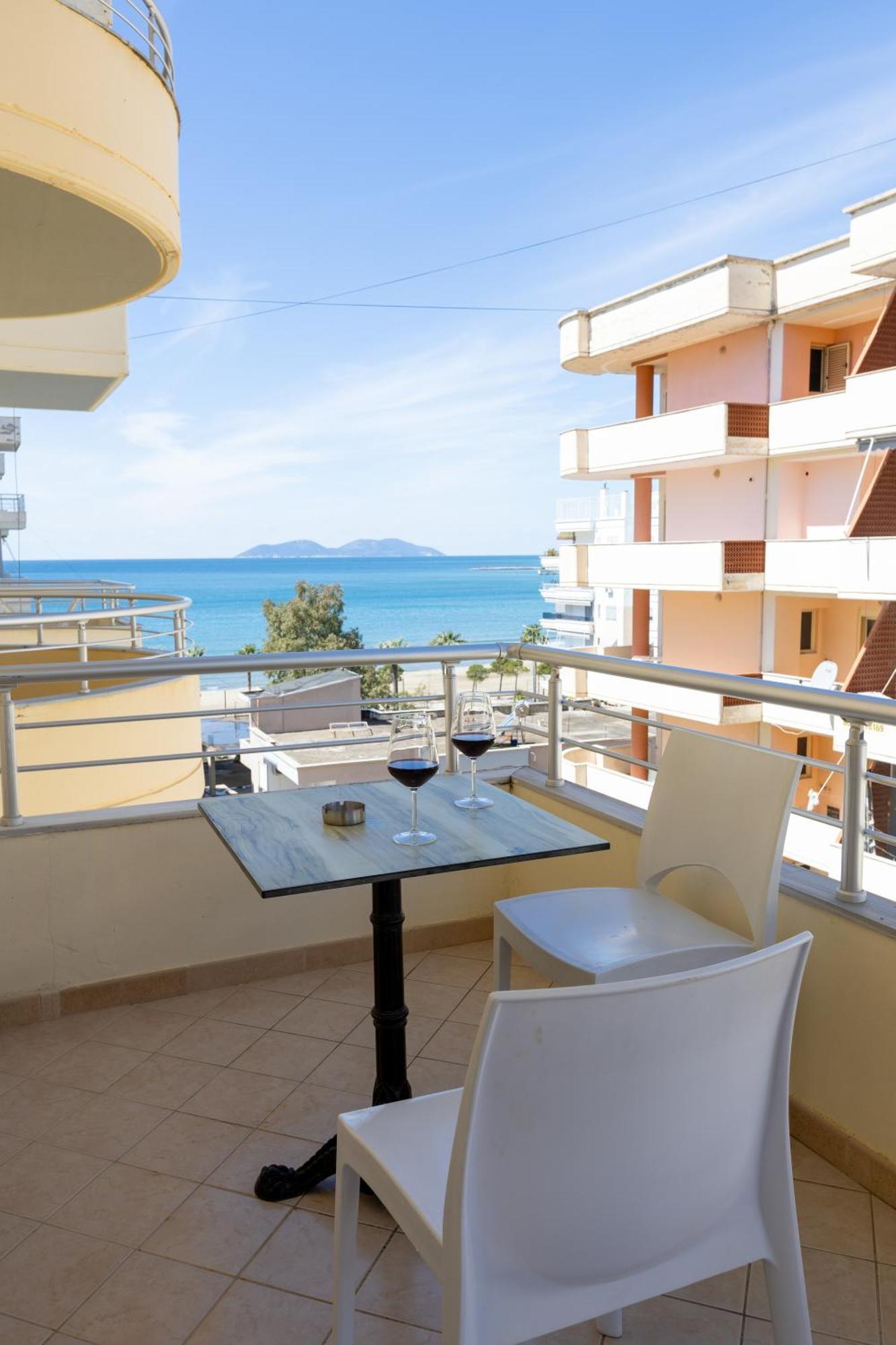 Da Vinci Apartment Vlorë Esterno foto