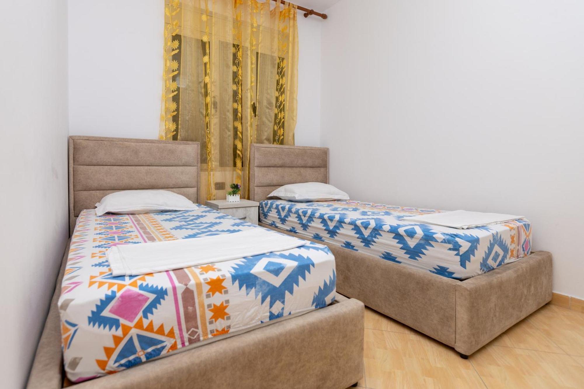 Da Vinci Apartment Vlorë Esterno foto